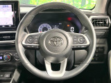 インテリアに合わせたデザインのステアリングは、運転される方のことも考え、運転しやすい形状、大きさです。是非一度、実際に触ってお確かめください。