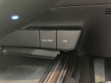 USB端子付き。最近、普及しているUSB。スマホやタブレット以外もUSB充電が増えていますよね。またスマホやメモリー媒体にお手持ちの、貴方のお気に入りの音楽を車内でも楽しめます♪