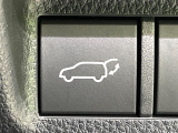 【パワーバックドア】スマートキーや運転席のボタンを押すだけでリアゲートが自動で開閉します!荷物を持っている時や、高い位置にあるバックドアを閉める際に便利な機能です♪