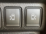 【両側パワースライドドア】スマートキーや運転席のスイッチで後席両側スライドドアの開閉が可能♪電動だから力を入れてドアを開ける必要が無く、小さなお子様でも簡単に開け閉めでき快適です♪