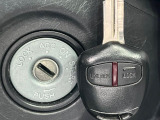 【キーレス】少し離れた場所からでもボタン一つでドアの開錠・施錠ができるのでとっても便利!ドアの鍵穴周りに傷をつけることもありません♪
