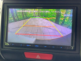 【バックカメラ】駐車時に後方がリアルタイム映像で確認できます。大型商業施設や立体駐車場での駐車時や、夜間のバック時に大活躍!運転スキルに関わらず、今や必須となった装備のひとつです!