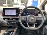 ハンドルは軽やかに回り、気持ちよく運転が出来ます。