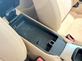 車両はすべて屋内にて保管しておりますので、綺麗な状態のお車をご覧いただけます。