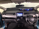 【前方視界】開放的な前方視界!運転がしやすく疲れにくいです♪窓が大きく、見通しがとっても良いおクルマですよ♪