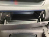 3.「認定中古車カルテ」は、走行距離や修復歴に加えてキズ・凹みの有無・状態や消耗品の交換、過去の整備状況がわかります。