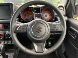 【純正革巻きステアリング】上質な革を使用することで、手にしっかり馴染みとても運転しやすいハンドルです♪