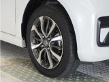 認定中古車では、厳しいHonda認定基準をクリアした厳選されたHonda認定中古車のみ、取り扱っております。「ご購入前の安心」「納車後の信頼」を車両と一緒に提供しております。