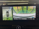 【アラウンドビューモニター】専用のカメラにより、上から見下ろしたような視点で360度クルマの周囲を確認することができます☆死角部分も確認しやすく、狭い場所での切り返しや駐車もスムーズに行えます。