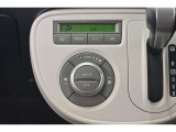 お好きな温度に設定すれば自動的に温度を調節、車内を快適空間に仕上げてくれます。