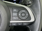 ステアリングスイッチ付き。前方から目を離すことなく操作することが可能です。
