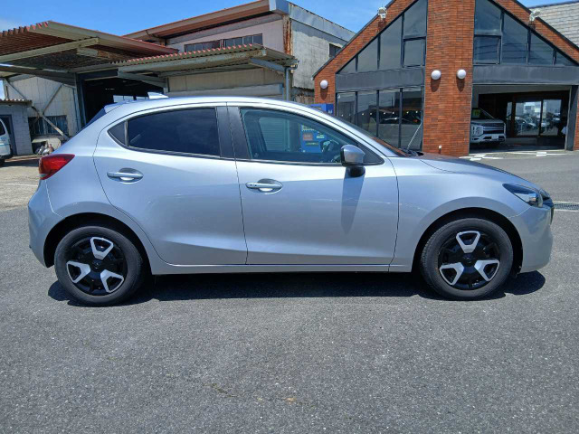 マツダ MAZDA2 1.5 15BD の中古車詳細 (25,021km, ソニック