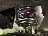 お車を安心してお乗りいただく為には、足回りの定期点検が欠かせません。サービスサポート(有償保証)では無料点検もご提供しており、安心のカーライフをお過ごしいただけるサポート体制が整っています。