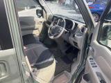 運転席からの視界もよくどなたがお乗りになられても運転しやすい車両になっていますよ。