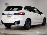 BMWのお車は、&ldquo;駆け抜ける歓び&rdquo;を体現しております。走行の安定性とコーナリングの良さを追求し、思い通りにハンドルの操作可能です。