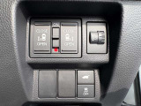 両側パワースライドドアです。狭い駐車場も乗り降りラクラクです♪