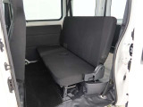 ゆとりある広々とした車内空間は、ドライブを始め買い物やレジャーなど、幅広く活躍します。一人でもみんなとでもお出かけを楽しみましょう!