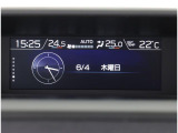 「時計」や「燃費」などの基本画面を表示させるほか、「時刻/日付」などの各種項目の設定(カスタマイズ)が行えるマルチファンクションディスプレイです。