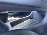 前席の収納スペースも十分ございます!常備しておきたいものを収納できるのは便利ですね!