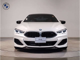 【キドニーグリル】BMWは約90年もの間、ほぼ全ての車両にひと目でBMWだと分かるこの特徴的なフロントグリルが備えられ、デザイン・アイコンとして親しまれてきました。
