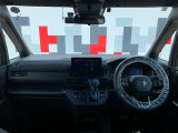インパネ全体:視界が開けて前が見やすい設計です!安全に運転できます!