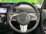 インテリアに合わせたデザインのステアリングは、運転される方のことも考え、運転しやすい形状、大きさです。是非一度、実際に触ってお確かめください。