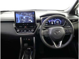 高いホールド性で運転姿勢が安定します。長距離ドライブでも疲れにくいのが魅力です。快適なドライビングライフをお送りください♪