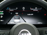 メーターに、様々な車両情報を表示してくれる、ディスプレイがついています。