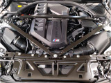 【BMWエンジン】革新的なガソリン・エンジン・テクノロジーによる高性能かつ高効率。レスポンスの良いパワーを発揮。常にスムーズな吸気を実現しアクセル開度にダイレクトに反応しドライビングを楽しく演出。