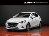 中古車専門再生工場にて熟練専任スタッフが丁寧に清掃、仕上げを実施しております。また、お客様に安心してご検討いただける様、公取協が定める基準に基づき車両検査を実施し、車両状態評価証を発行しております。