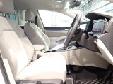 楽な姿勢で座ることが出来るので長時間の運転でも疲れにくいですし体もぶれにくいですよ。