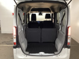 開口部が広くて低いから、重い荷物もスムーズに。毎日の暮らしに寄り添う使い心地を形にしました。荷物を載せるたび、その便利さを実感していただけるはずです。
