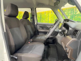 運転席シート廻りは使用感も少なく、良好な状態となっています。前オーナー様が丁寧に使っていたことがよくわかりますね。