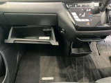 収納スペースもたくさん有ります☆車検証や小物類などすっきり収納♪