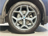【BMWアロイホイル】軽量かつ強度に拘ったアロイホイル。走行性能ポテンシャルを引き出す設計。車の足元を引き締めてくれる大きなポイントはアロイホイルです。