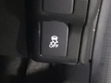 【VSA】ブレーキ時の車輪ロックを防ぐABS、加速時などの車輪空転を抑えるTCS、旋回時の横滑り抑制の3つの機能をトータルに制御!予期しないクルマの挙動の乱れを防ぐ安全装備です♪