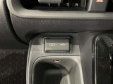 通信用・充電用USBポート