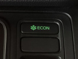 ★ECONスイッチ★ エコドライブを加速しよう!スイッチをONにすると、運転の仕方によるロスを抑え込み燃費をよくするようクルマが頑張ります(*^ー^*)燃費向上にチャレンジ♪
