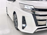 フォグランプ装着車です。暗い夜道の車両前方を明るく照らします