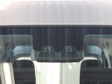 安全装備次世代スマートアシスト付です。毎日の運転で感じる不安や緊張を減らしヒヤッとするシーンの回避をサポートします。みんなに安全・安心を。