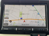社外メモリーナビを装着しています。目的地設定やルート案内もスムーズに行えます。