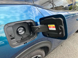他の輸入車とは一線を画す、ファッション性と嗜好性の高さ。それでいて、奇をてらうことなく、純粋にクルマの造形美を楽しめる大人のためのブランド、それがプジョーです。