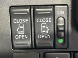 【両側パワースライドドア】スマートキーや運転席のスイッチで後席両側スライドドアの開閉が可能♪電動だから力を入れてドアを開ける必要が無く、小さなお子様でも簡単に開け閉めでき快適です♪