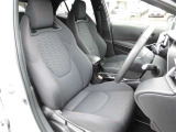 【内装】カローラスポーツの車内です♪もちろん、フロアマットもついてますよ〜!