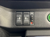◆◆両側電動スライドドア!!荷物で手が塞がる時など簡単にドアの開閉が出来ます!何より力いらずで開閉OK!女性やお年寄りにも優しい♪電動機能はOFFにもできますから元気なお子様の駆け出しも安心!