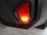 LEDリヤフォグランプ装備!濃霧や吹雪などの悪天候時に自車位置を後続車に知らせ、視界不要による追突を防止することができます。