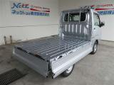 荷物の積み下ろしに便利な三方開き