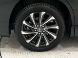 タイヤサイズは205/55R17!残り溝は6ミリ程度です!純正アルミホイール!
