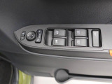 パワーウィンドゥ 運転席ドアスイッチ照明付です。電動格納ミラーも手元でワンモーションで可能です。