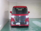 明度の高いLEDヘッドライトで、夜間の運転も安心です。
